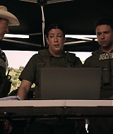 9-1-1-LonestarS05E09-428.jpg