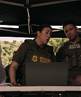 9-1-1-LonestarS05E09-436.jpg