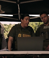 9-1-1-LonestarS05E09-437.jpg