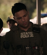 9-1-1-LonestarS05E09-439.jpg
