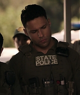 9-1-1-LonestarS05E09-440.jpg